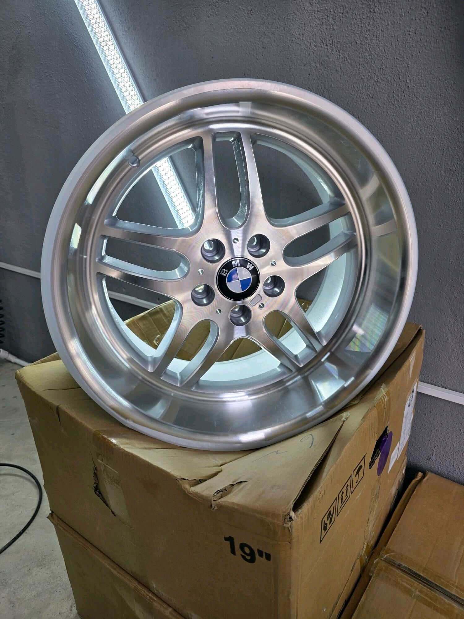 BME R19 19 000 TMT - 9 mkr - img 1