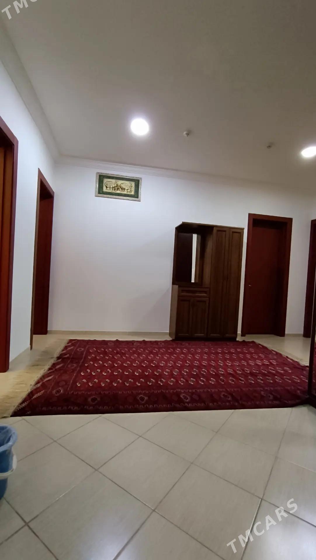 Подвойская 5эт 3 ком 130м² - Aşgabat - img 2