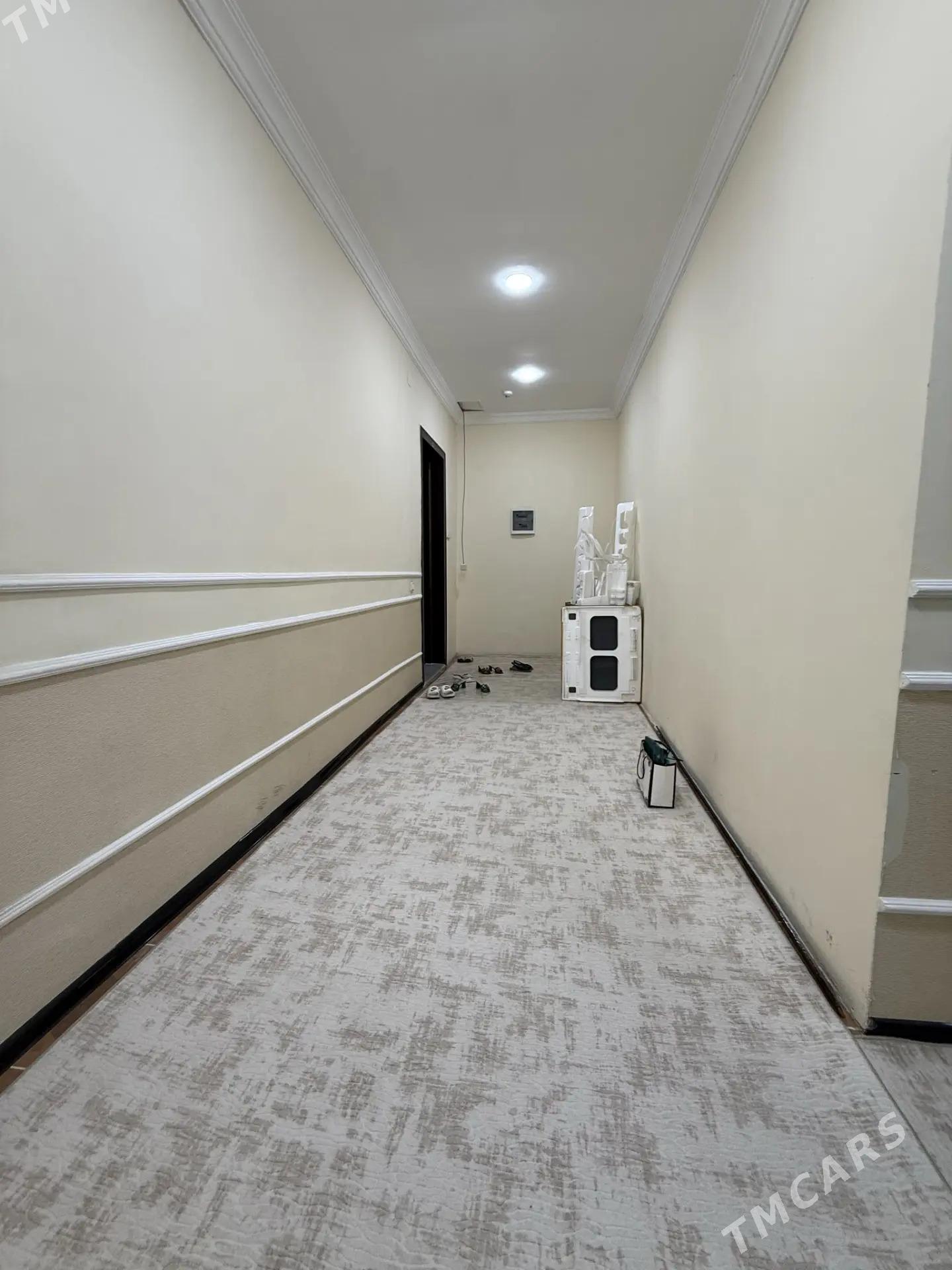Подвойская 3 ком 10эт 155м² - Aşgabat - img 6