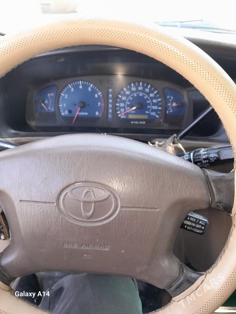 Toyota Sienna 2002 - 160 000 TMT - Мургап - img 2