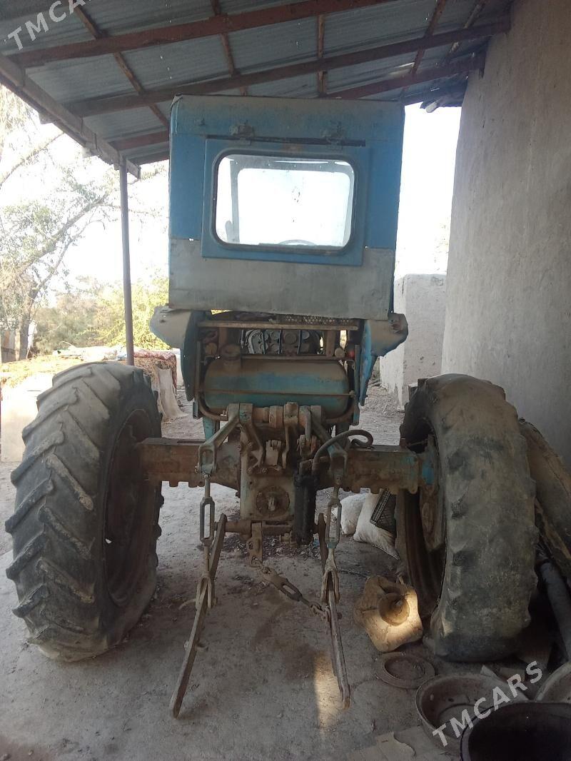 MTZ T-28 2010 - 20 000 TMT - Болдумсаз - img 1