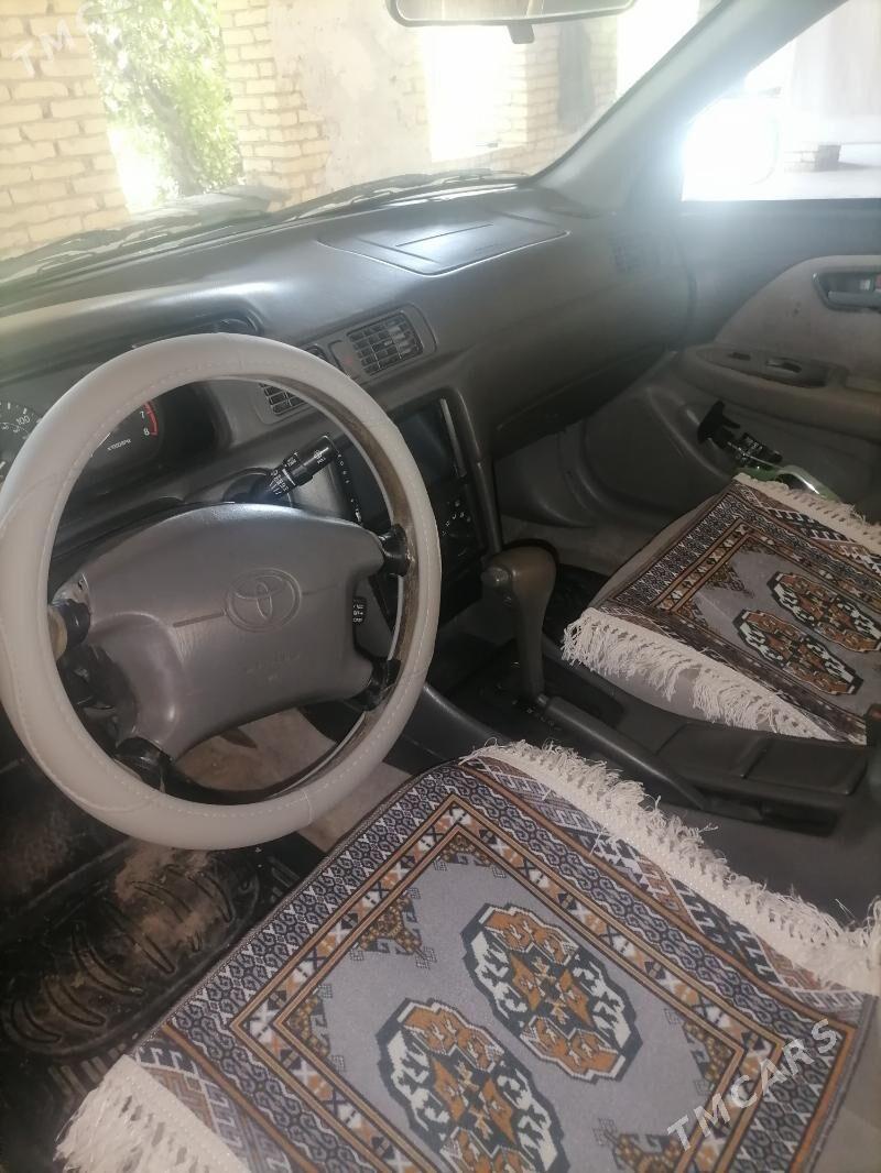 Toyota Camry 2000 - 140 000 TMT - Dänew - img 4