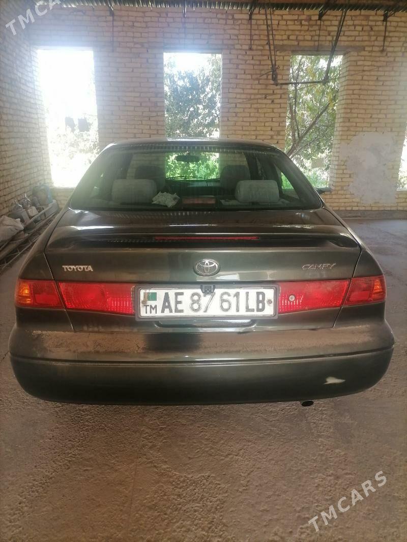 Toyota Camry 2000 - 140 000 TMT - Dänew - img 3