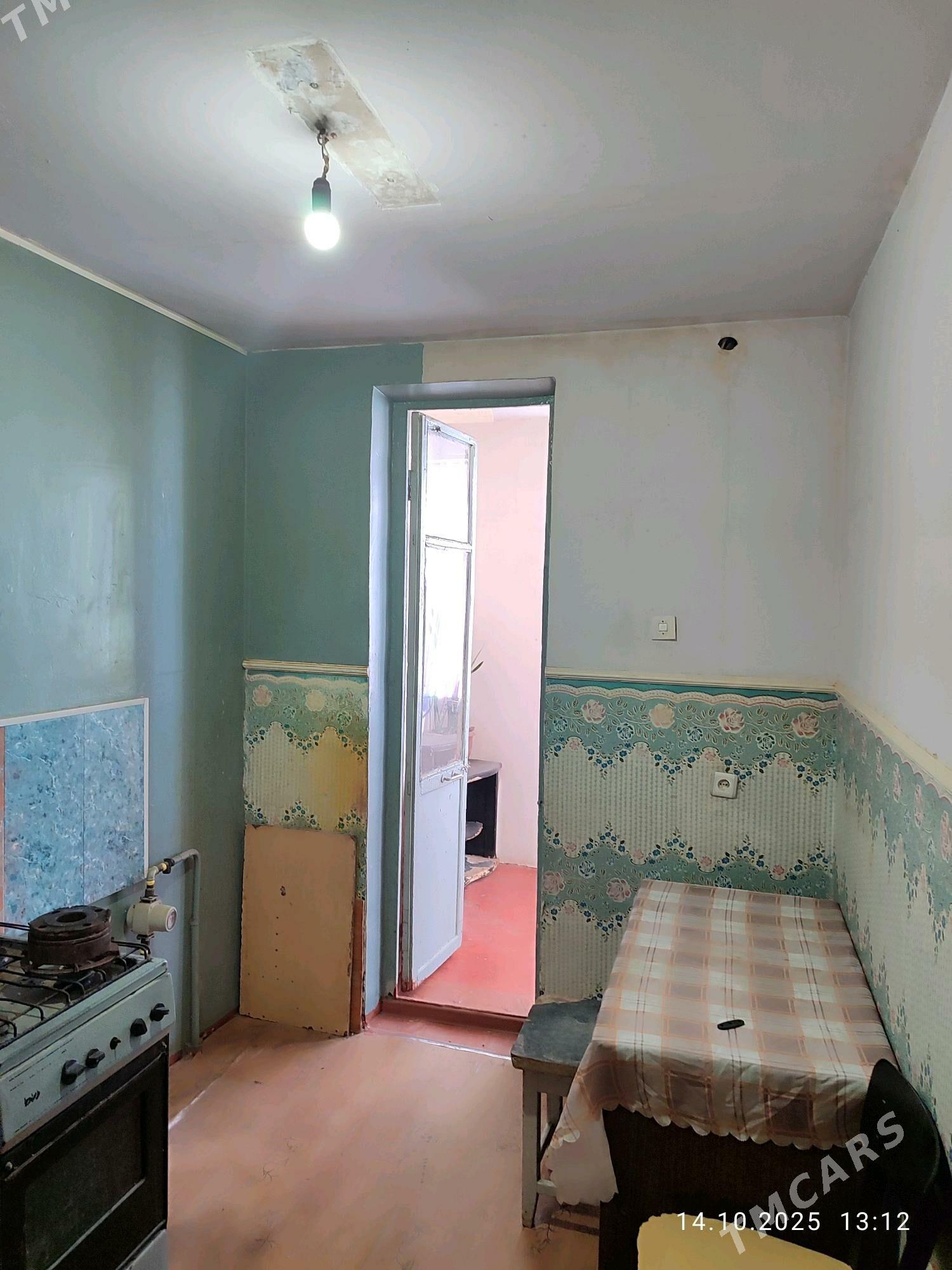 4х комн. 3й этаж. - Туркменабат - img 1