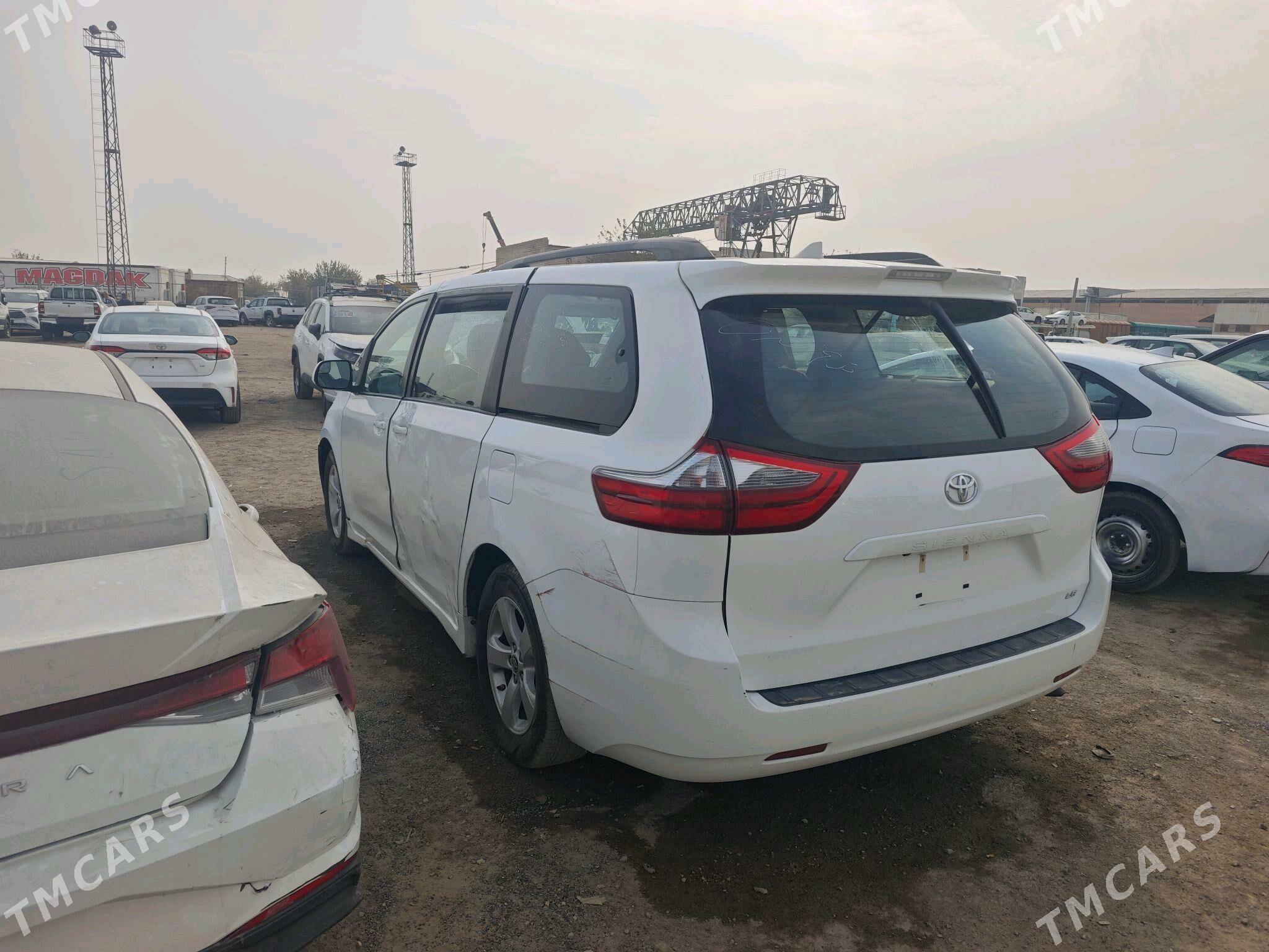 Toyota Sienna 2020 - 412 000 TMT - Мары - img 1