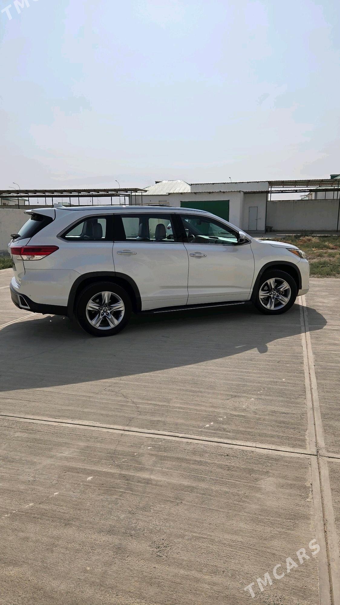 Toyota Highlander 2018 - 480 000 TMT - Гёкдепе - img 4