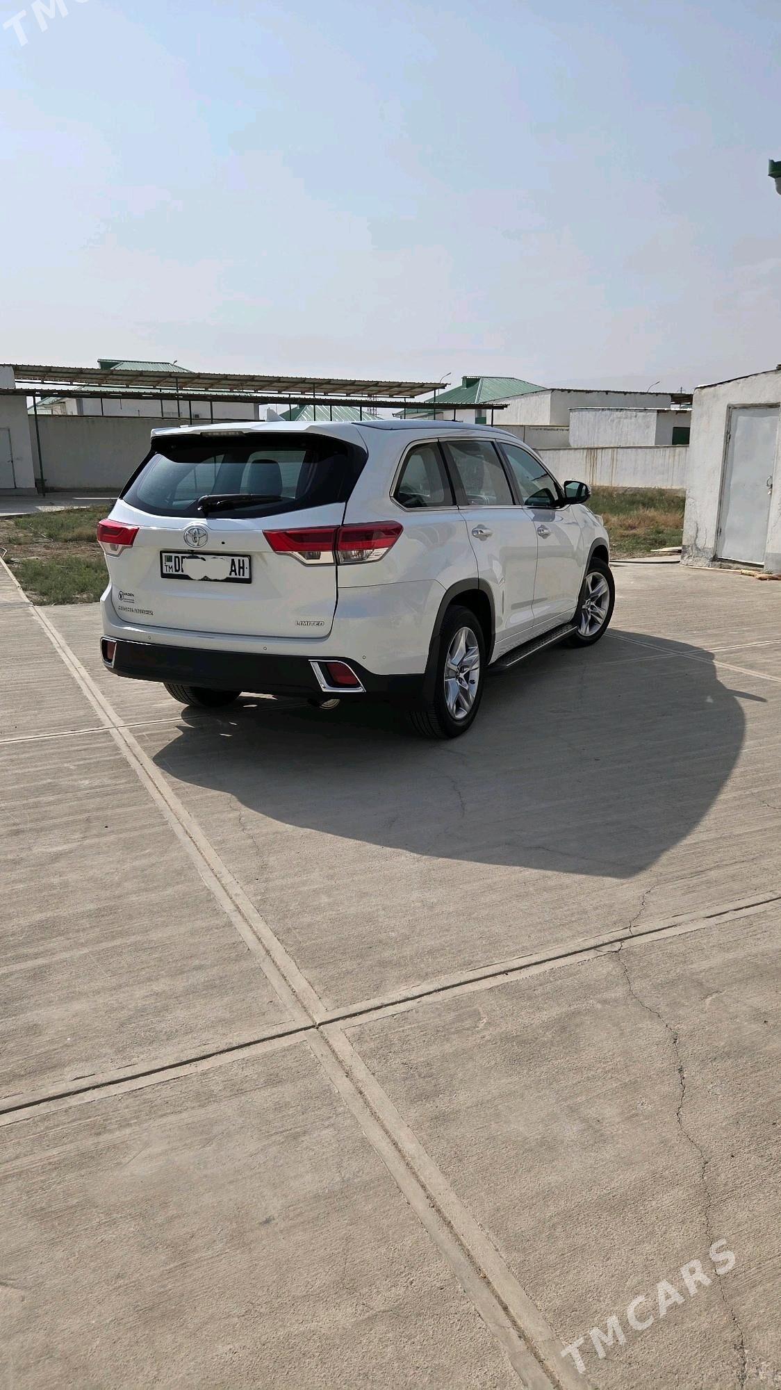 Toyota Highlander 2018 - 480 000 TMT - Гёкдепе - img 8