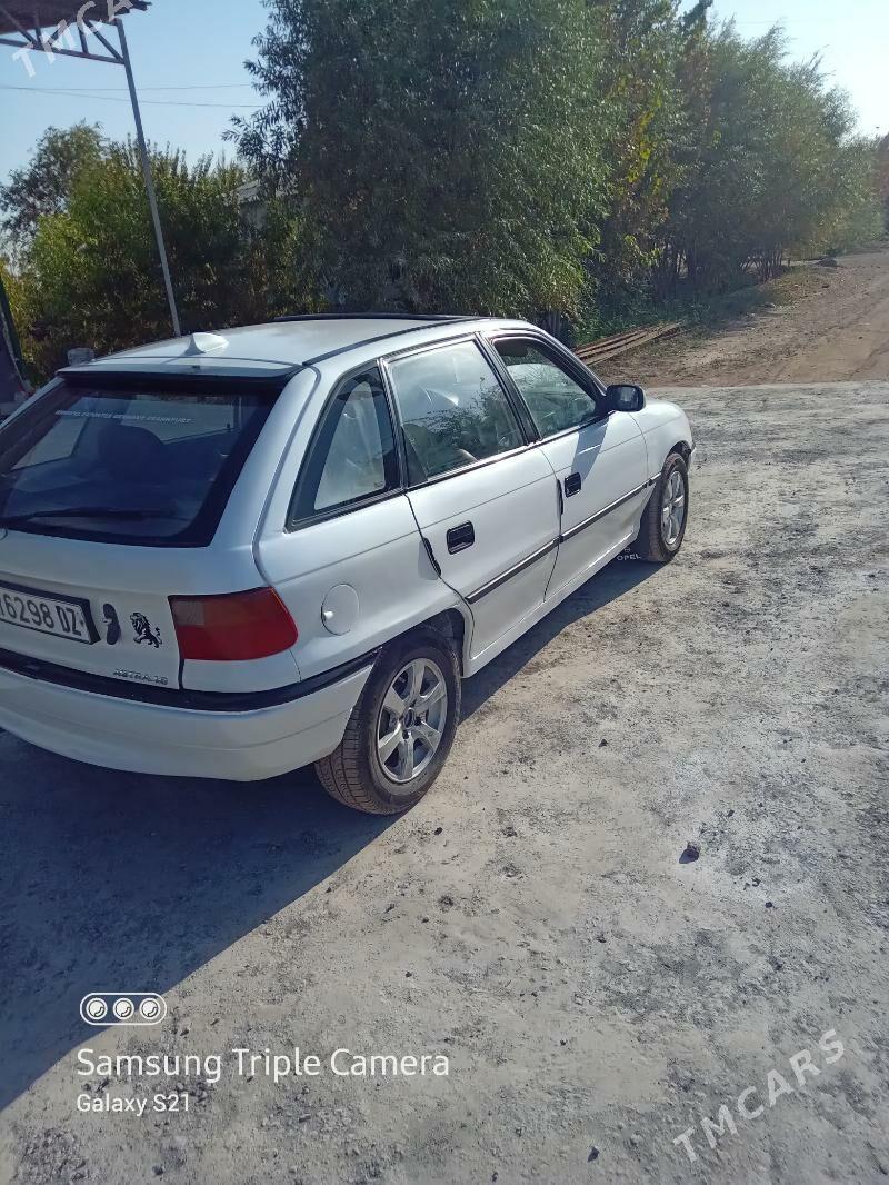 Opel Astra 1993 - 32 000 TMT - Губадаг - img 1
