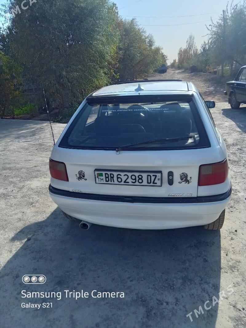 Opel Astra 1993 - 32 000 TMT - Губадаг - img 2