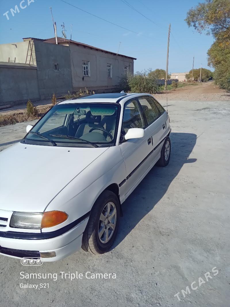 Opel Astra 1993 - 32 000 TMT - Губадаг - img 3