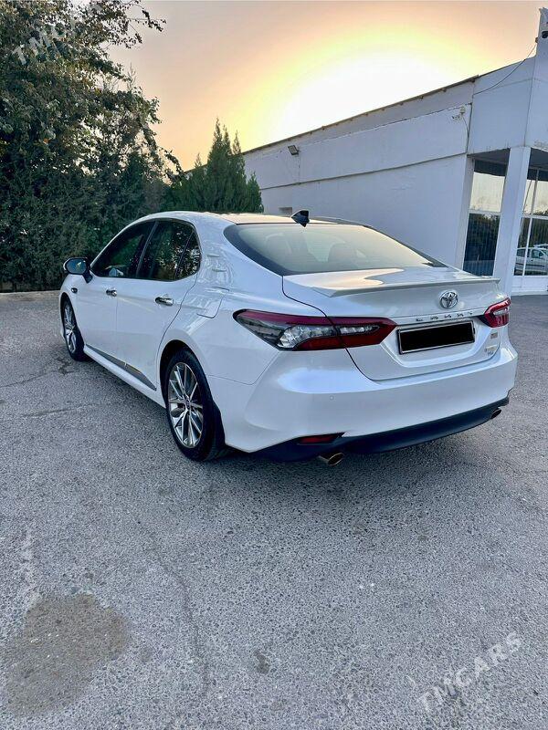 Toyota Camry 2022 - 650 000 TMT - Гуртли - img 1