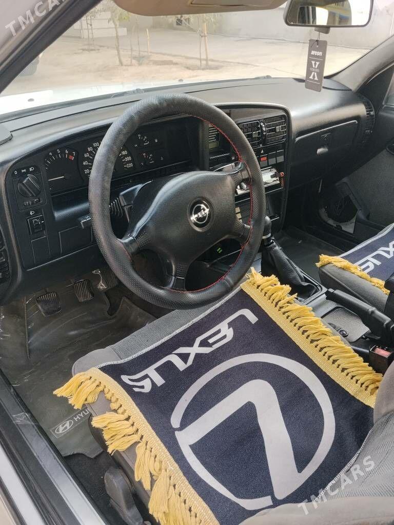 Opel Omega 1992 - 60 000 TMT - 30 мкр - img 9