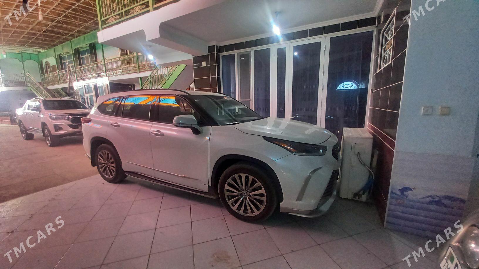 Toyota Highlander 2022 - 650 000 TMT - Кака - img 2
