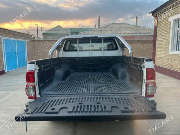 Toyota Hilux 2011 - 325 000 TMT - Bäherden - img 8