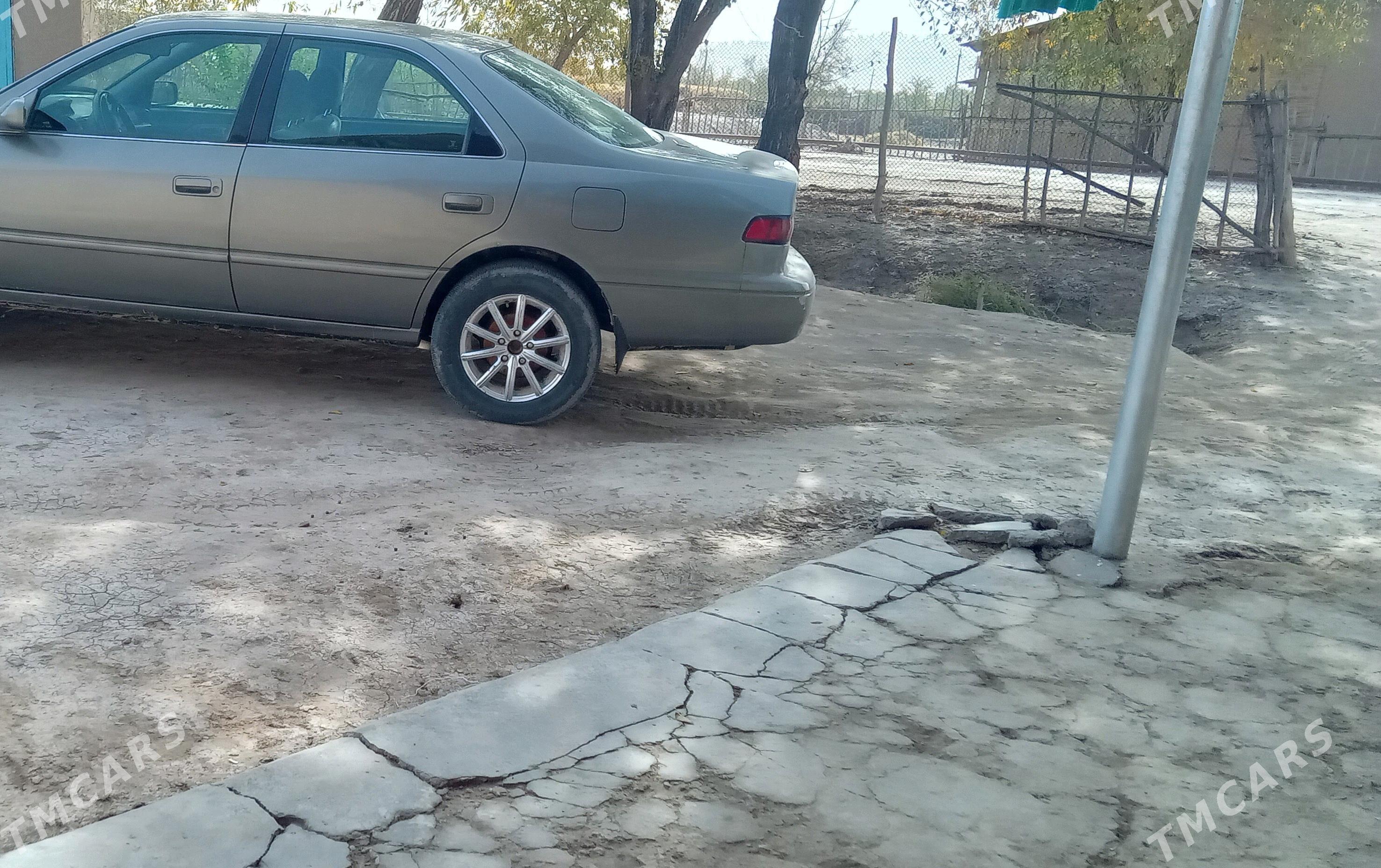 Toyota Camry 1998 - 120 000 TMT - етр. Туркменбаши - img 2