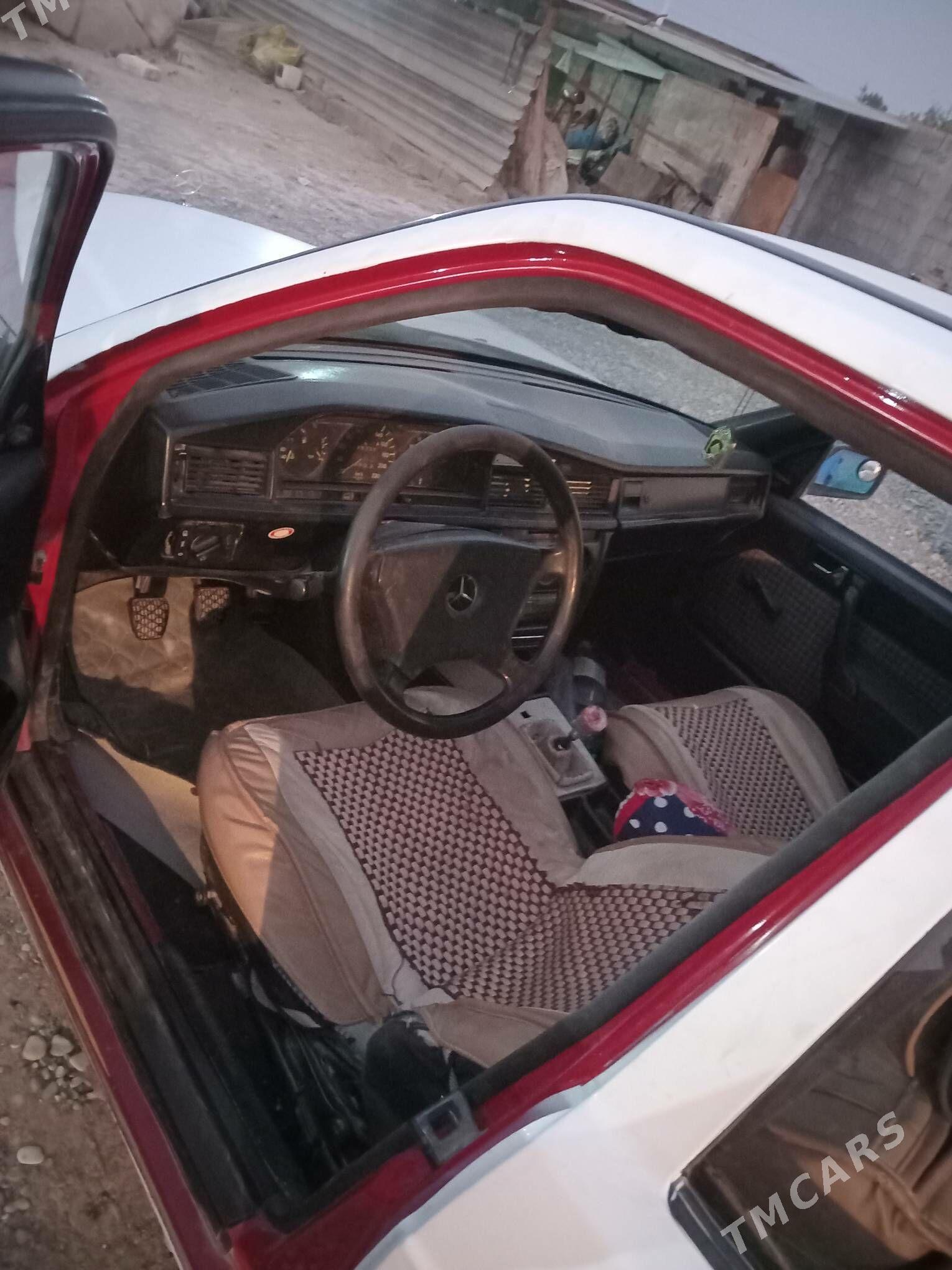 Mercedes-Benz 190E 1993 - 30 000 TMT - Кака - img 1