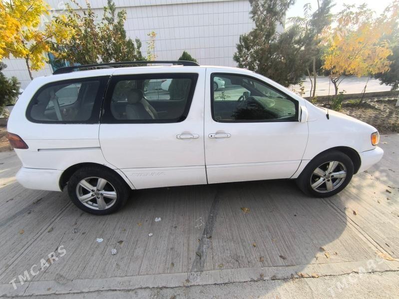 Toyota Sienna 2000 - 160 000 TMT - 11 mkr - img 1
