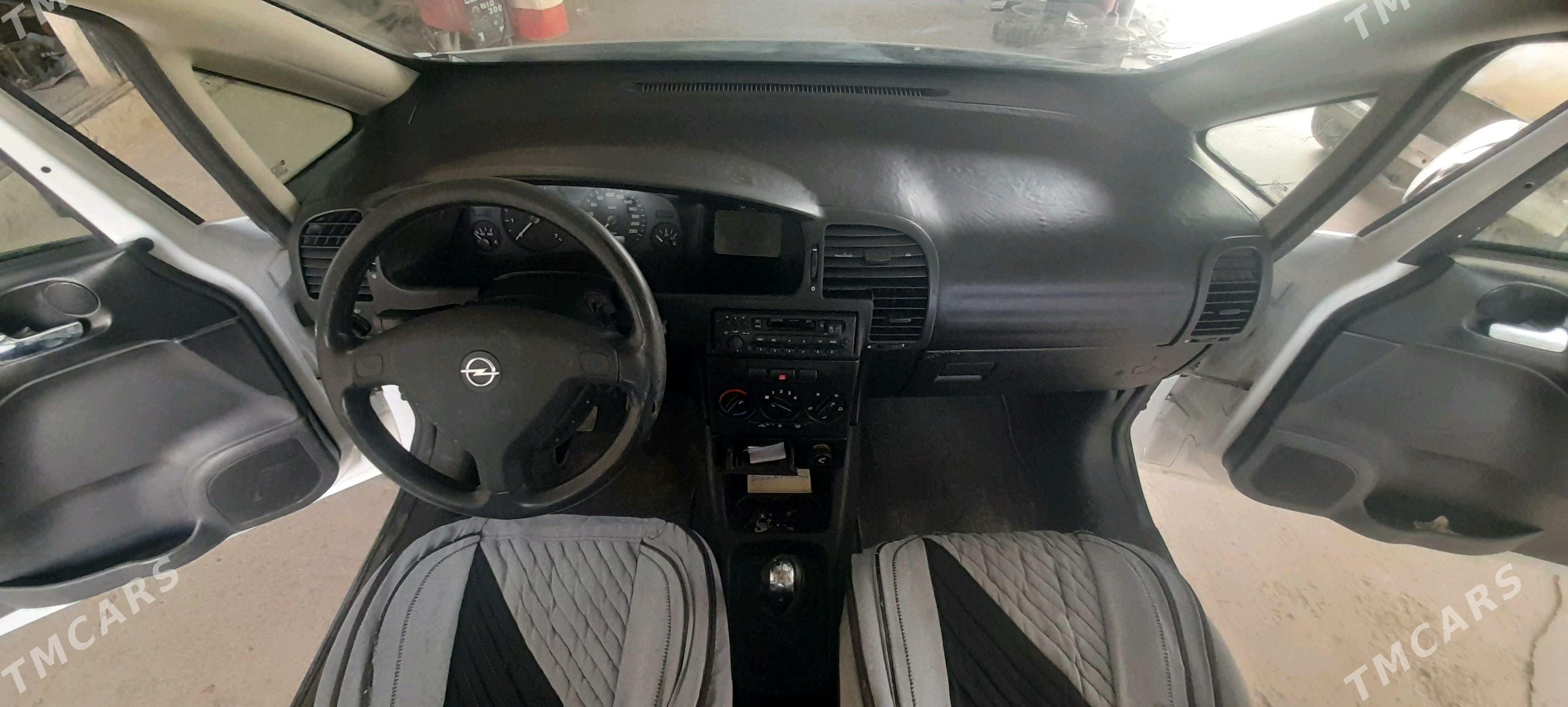 Opel Zafira 2003 - 90 000 TMT - Бахарден - img 5