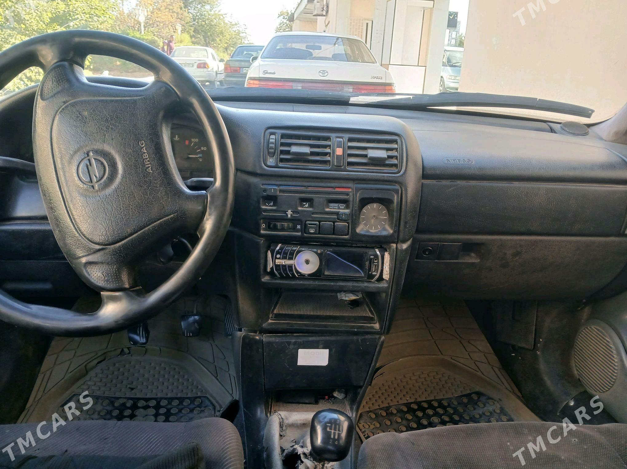 Opel Vectra 1992 - 30 000 TMT - Фарап - img 4