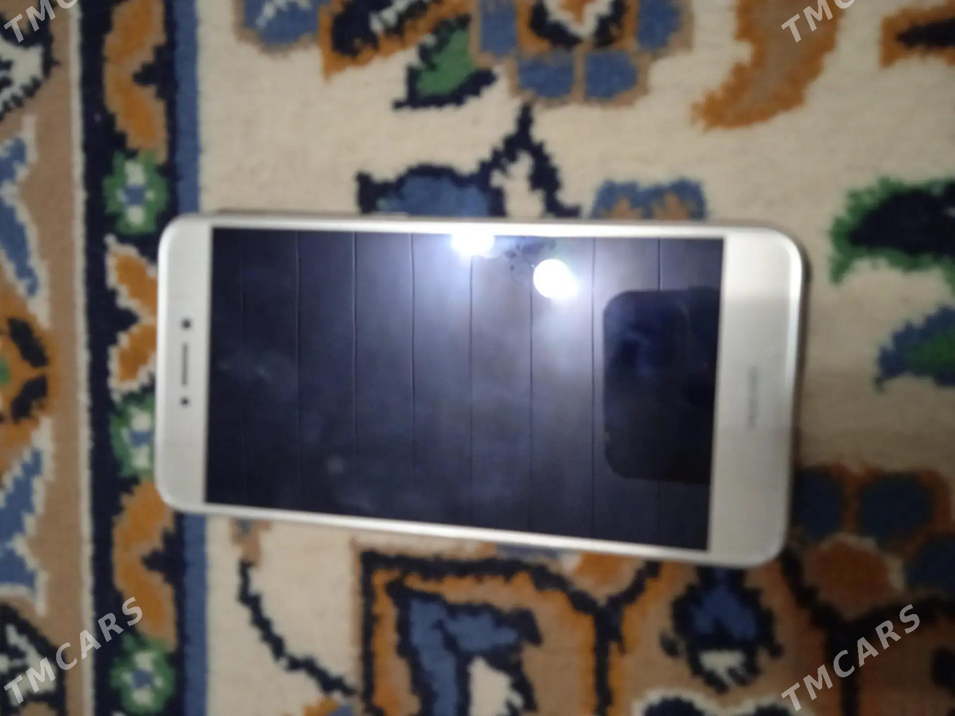 Huwawey P8 layt - Baýramaly - img 1