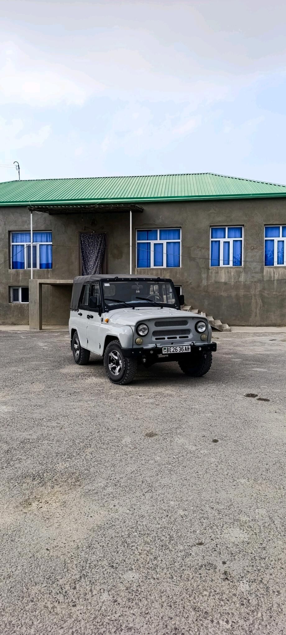 UAZ 469 2002 - 80 000 TMT - Bäherden - img 1