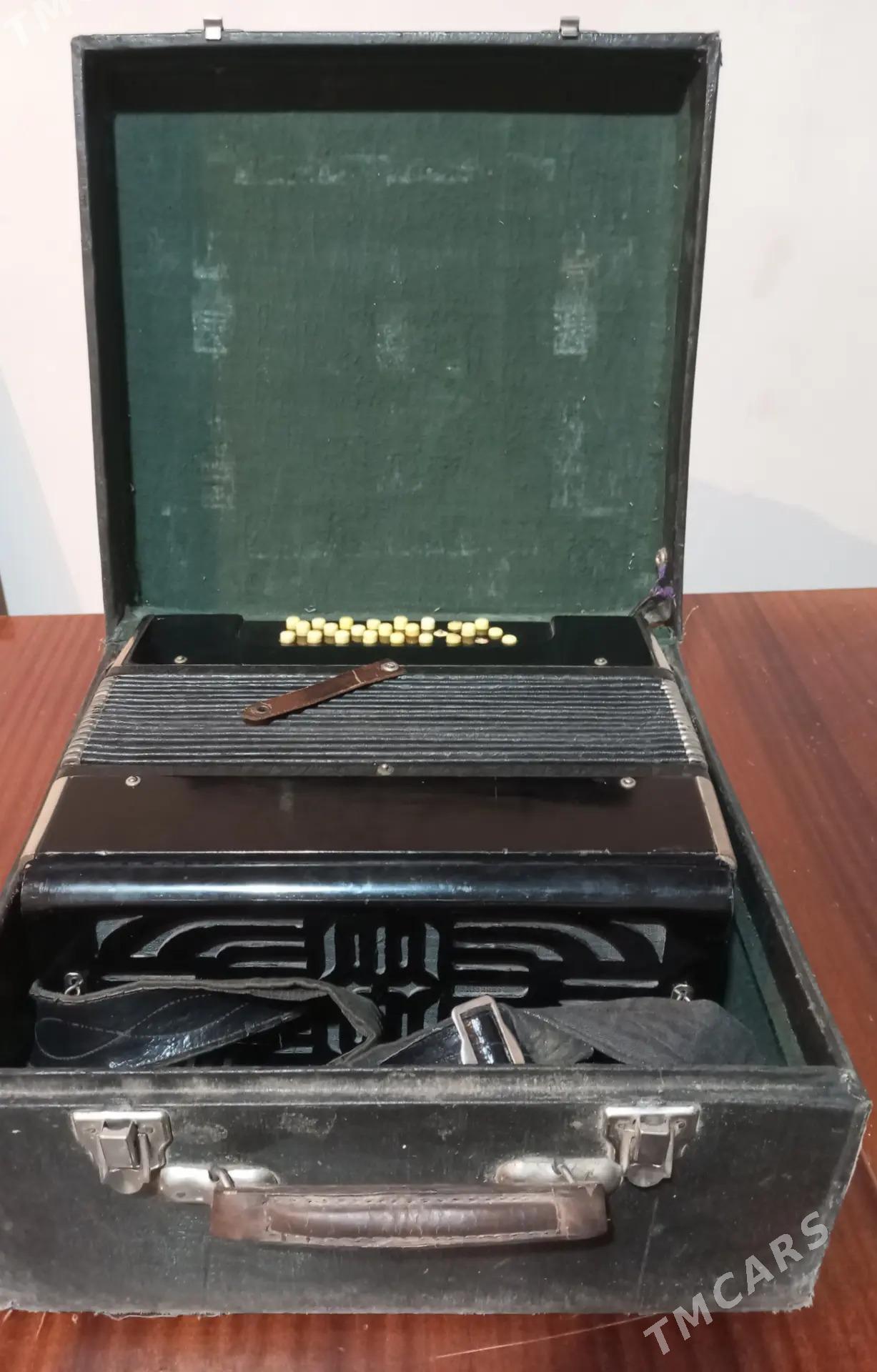 Антиквариат: русская гармонь. - Aşgabat - img 3