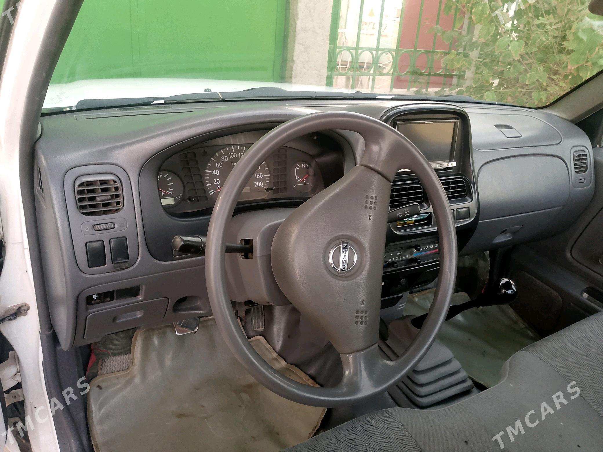 Nissan Navara 2008 - 130 000 TMT - Кака - img 1