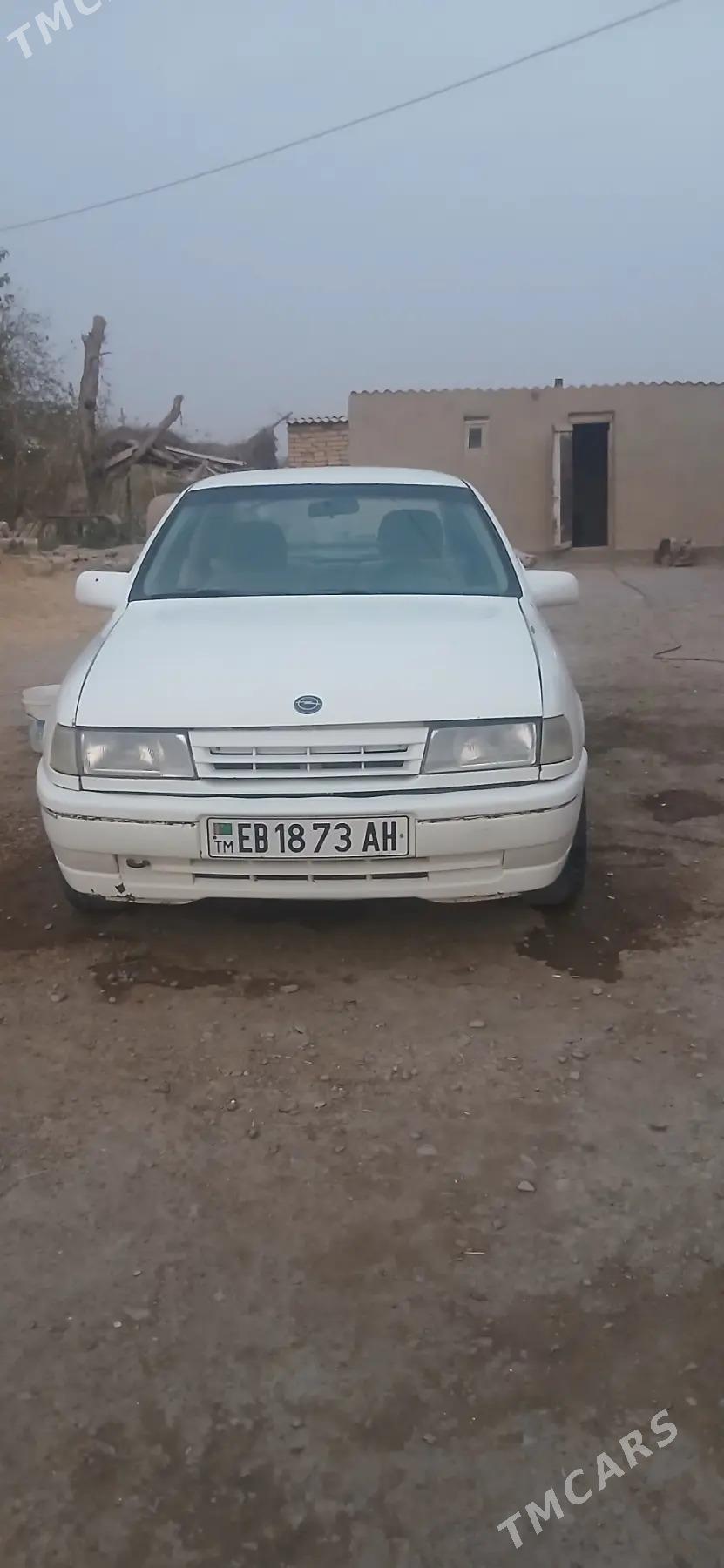 Opel Vectra 1992 - 27 000 TMT - Теджен - img 3