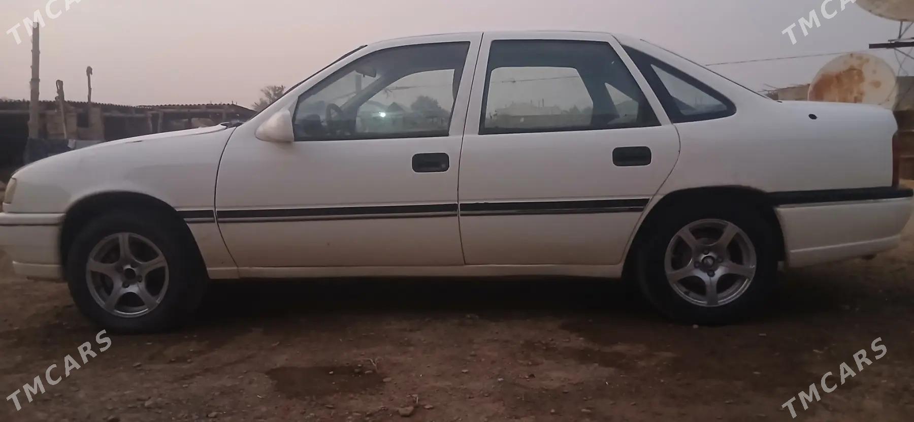 Opel Vectra 1992 - 27 000 TMT - Tejen - img 1