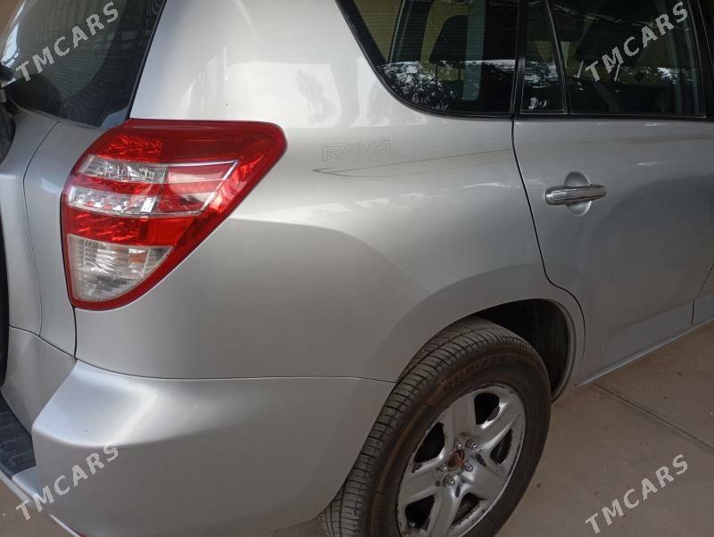Toyota RAV4 2011 - 220 000 TMT - Гороглы (Тагта) - img 3