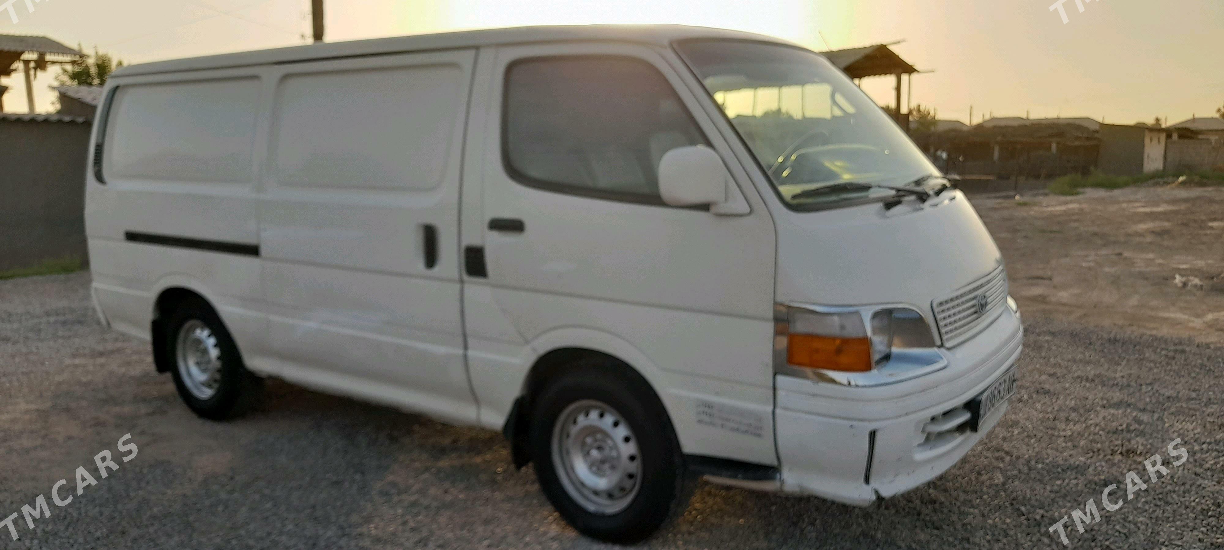 Toyota Hiace 2003 - 120 000 TMT - Бабадайхан - img 1