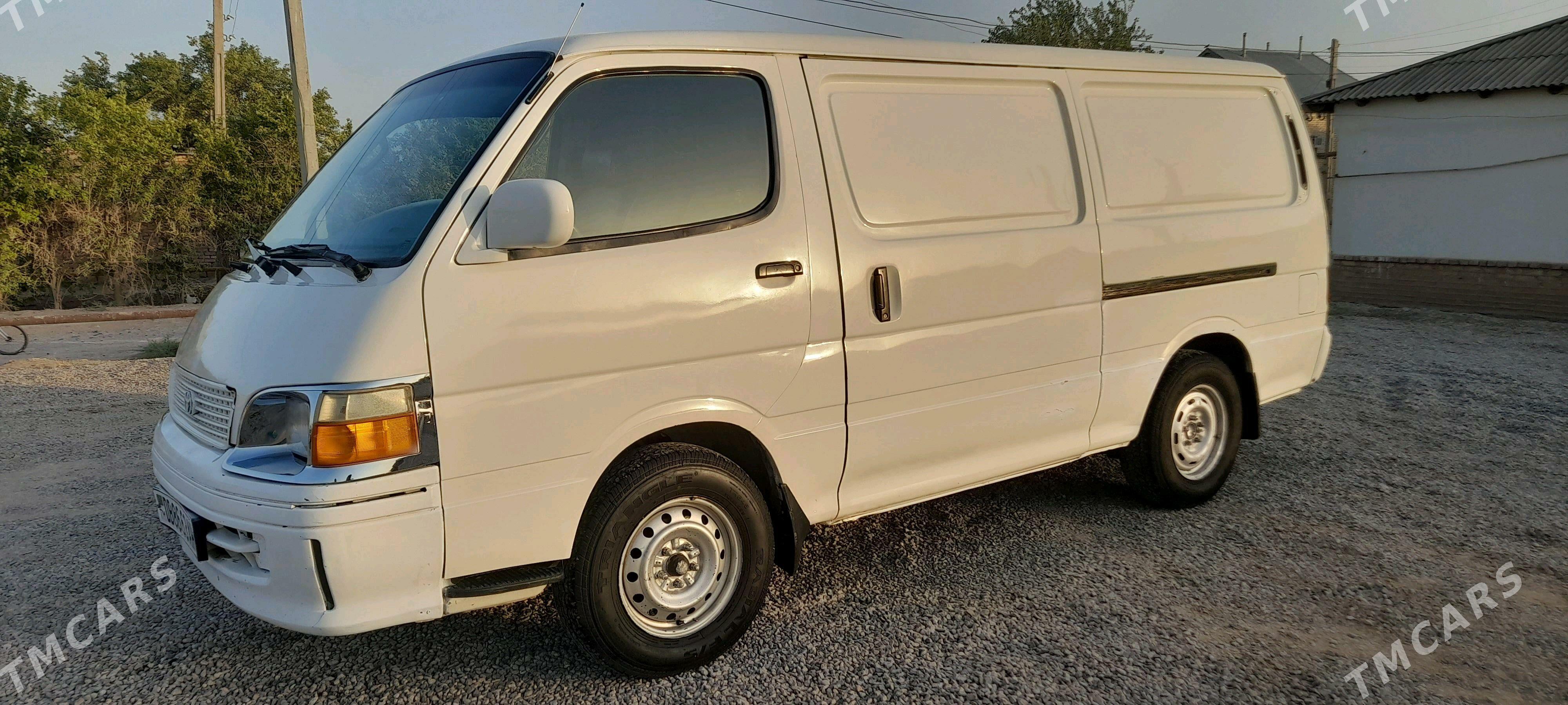 Toyota Hiace 2003 - 120 000 TMT - Бабадайхан - img 2