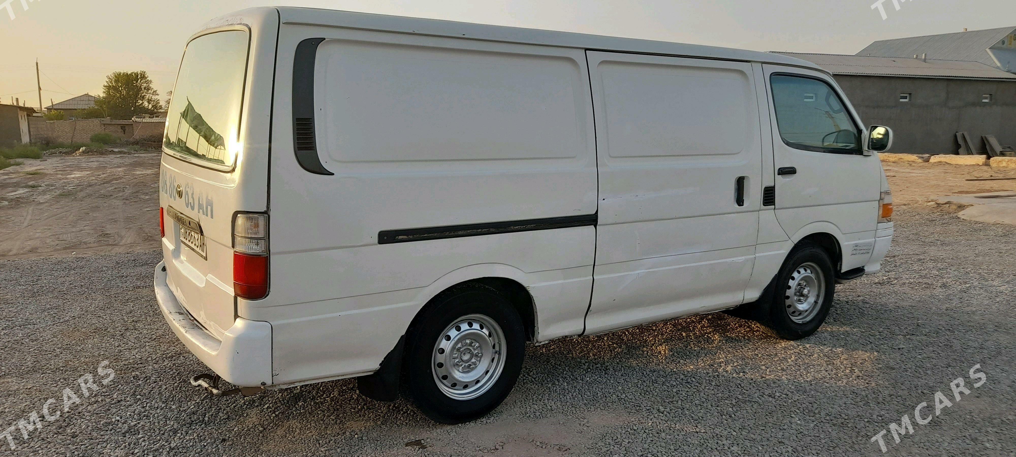 Toyota Hiace 2003 - 120 000 TMT - Бабадайхан - img 4