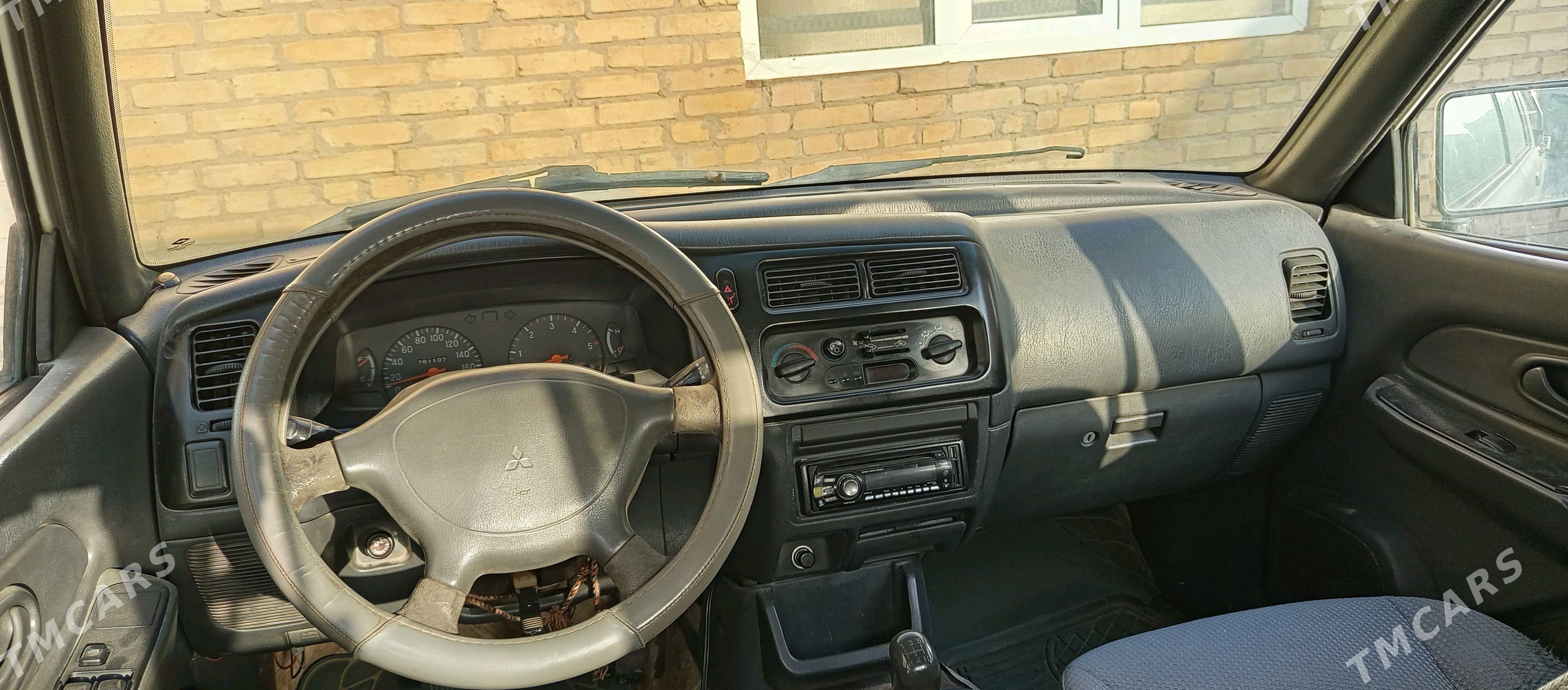 Mitsubishi L200 2002 - 60 000 TMT - Чарджоу - img 1