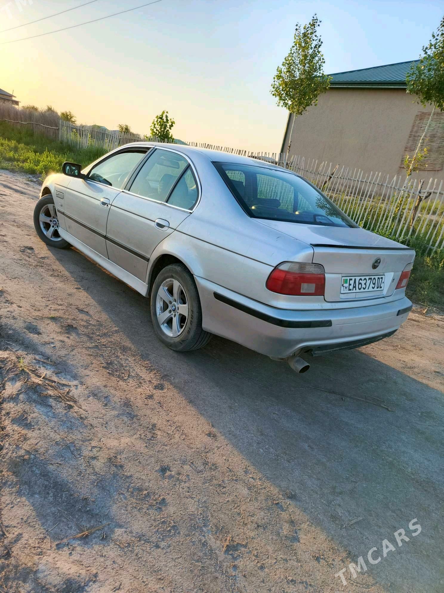 BMW E39 1998 - 70 000 TMT - Türkmenbaşy etr. - img 2