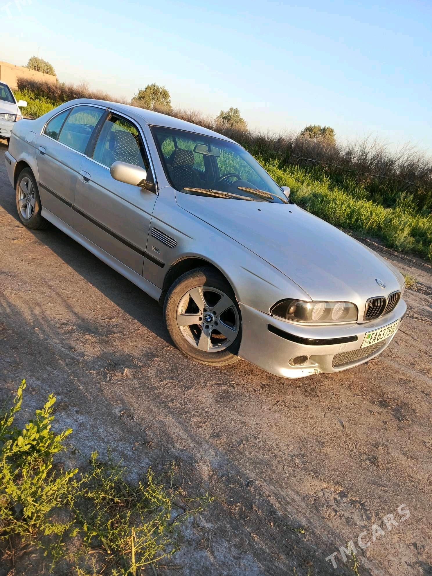 BMW E39 1998 - 70 000 TMT - Türkmenbaşy etr. - img 3