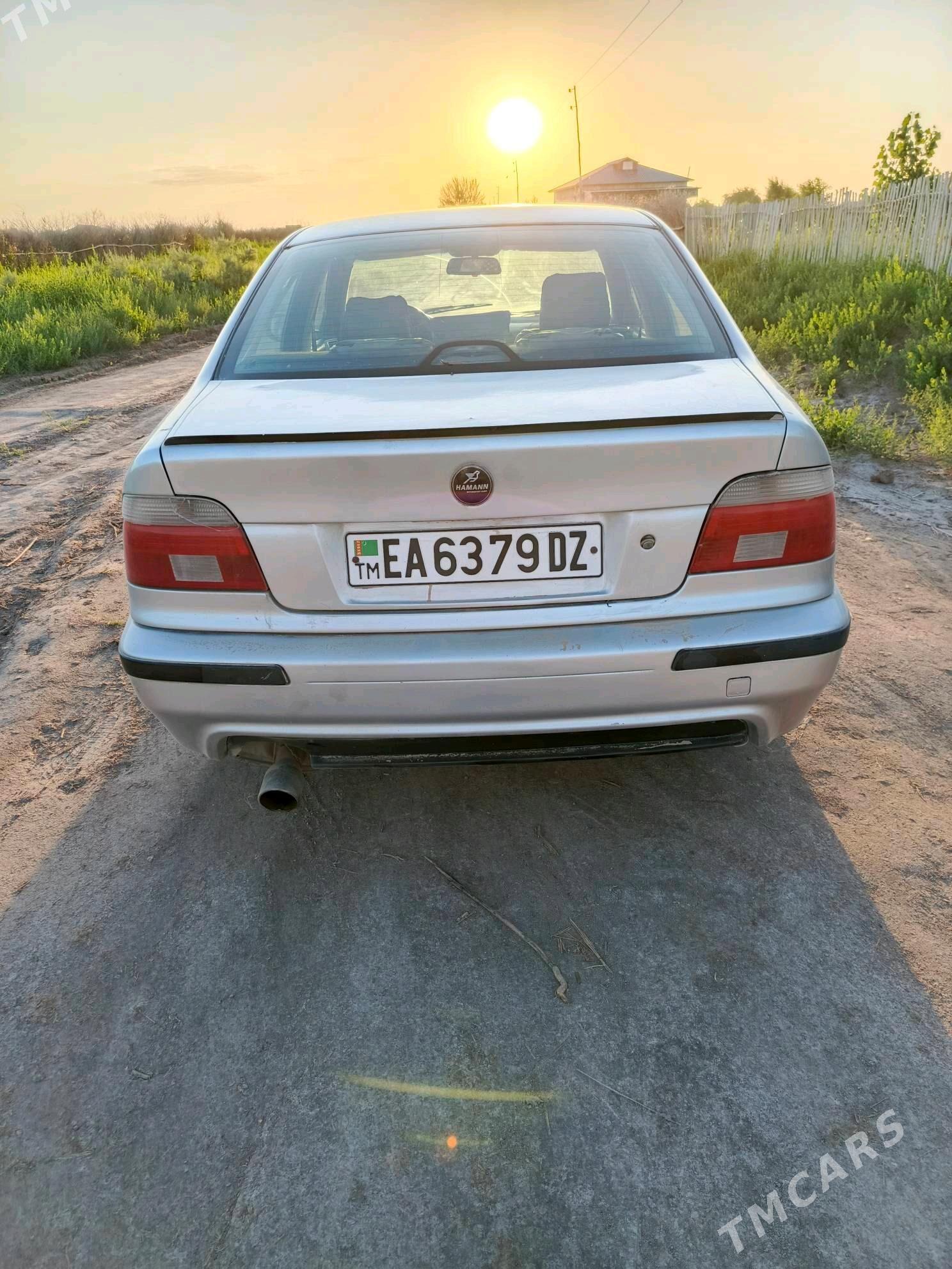 BMW E39 1998 - 70 000 TMT - Türkmenbaşy etr. - img 4