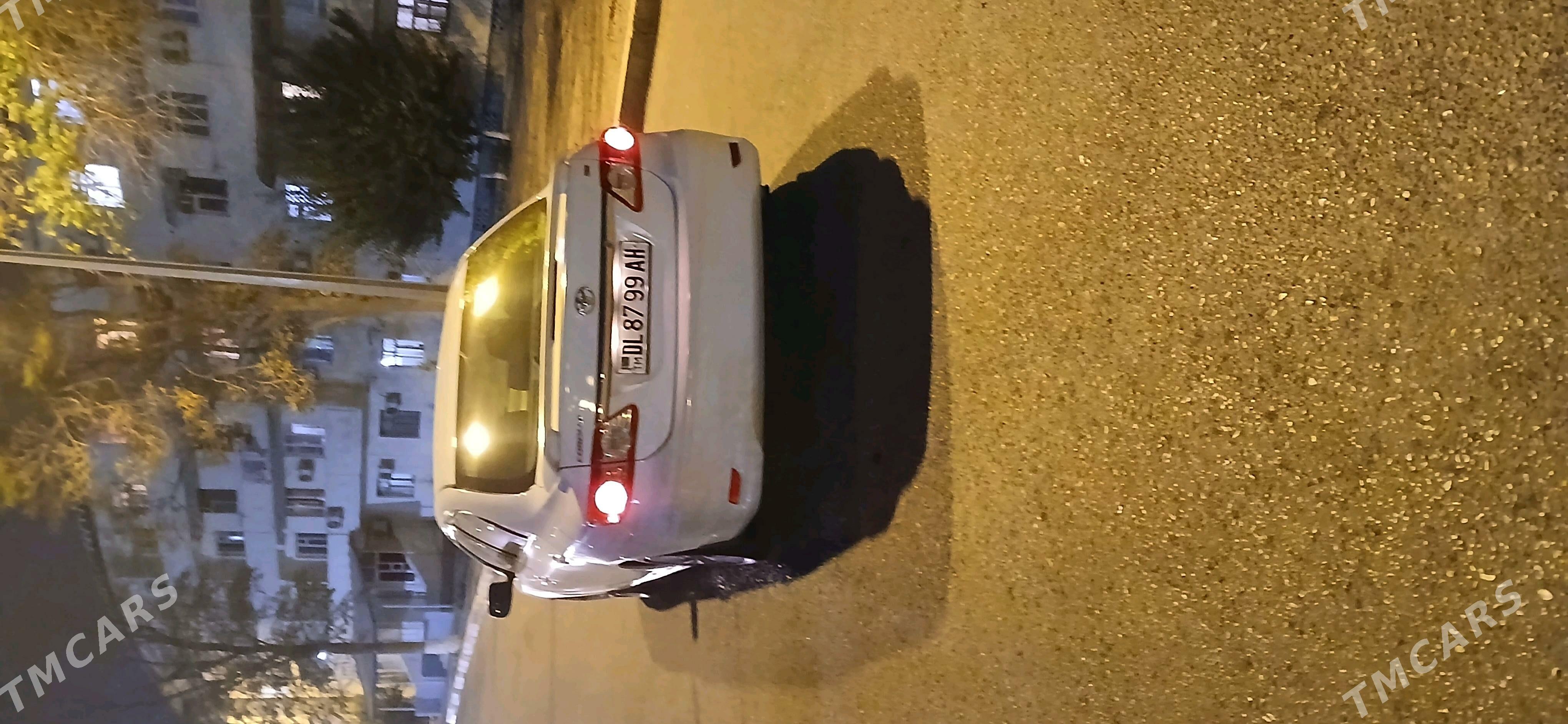 Toyota Corolla 2012 - 168 000 TMT - 3 мкр - img 3