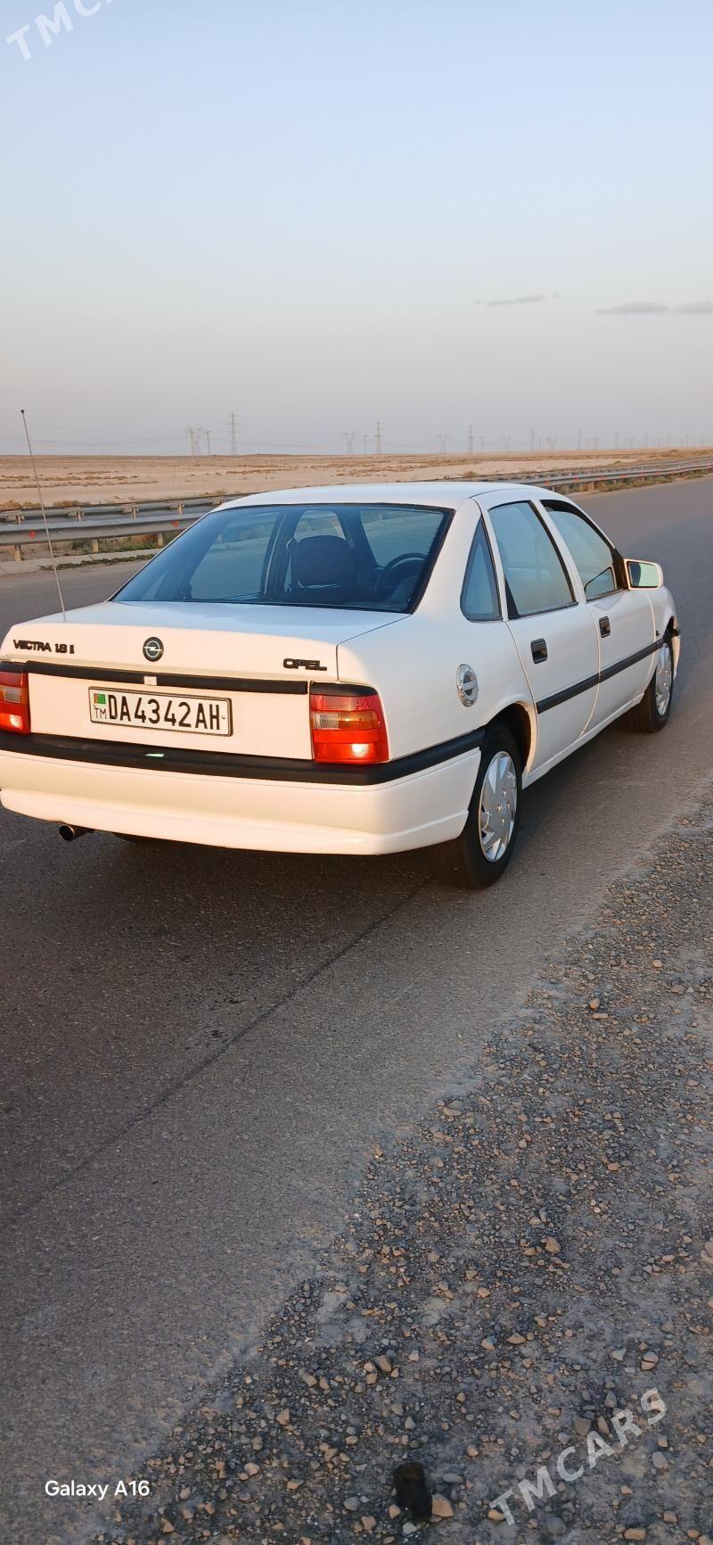 Opel Vectra 1993 - 36 000 TMT - Бахарден - img 5