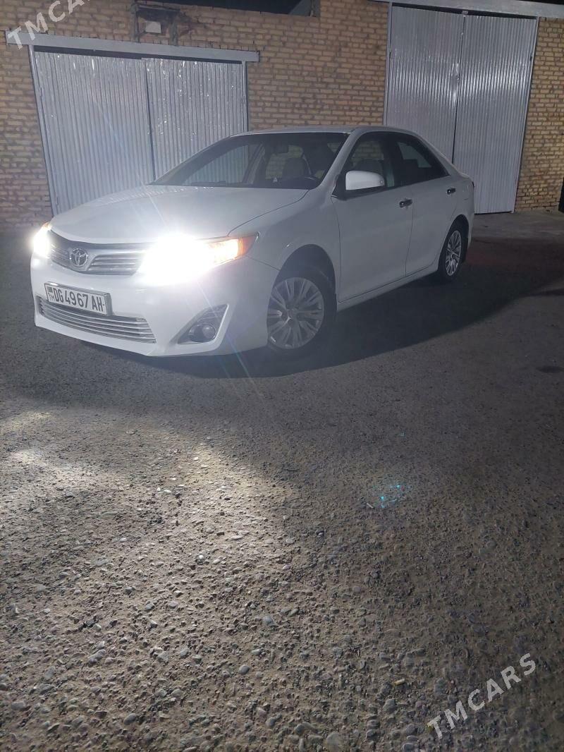 Toyota Camry 2014 - 210 000 TMT - Ёлётен - img 2