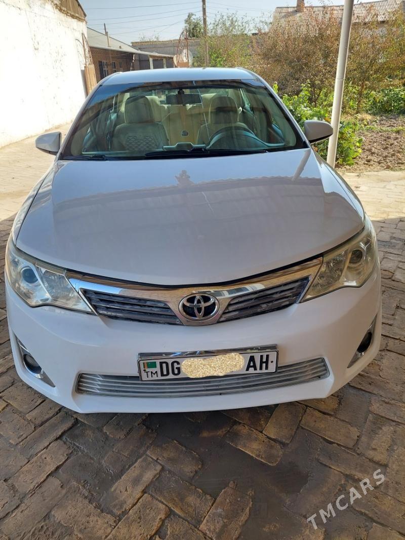Toyota Camry 2014 - 210 000 TMT - Ёлётен - img 3