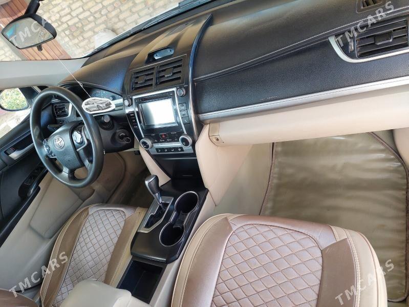 Toyota Camry 2014 - 210 000 TMT - Ёлётен - img 4