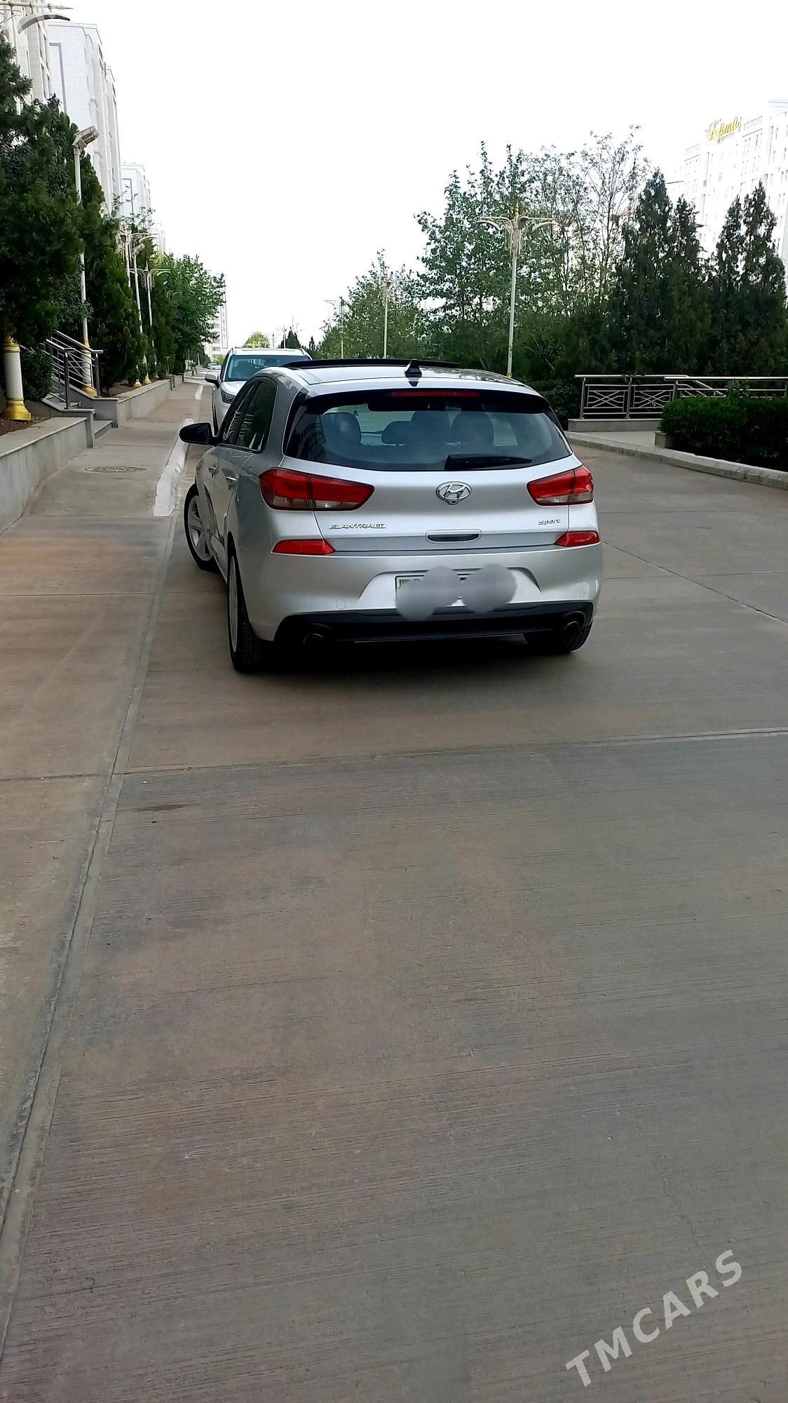 Hyundai Elantra GT 2017 - 190 000 TMT - Бахарден - img 2