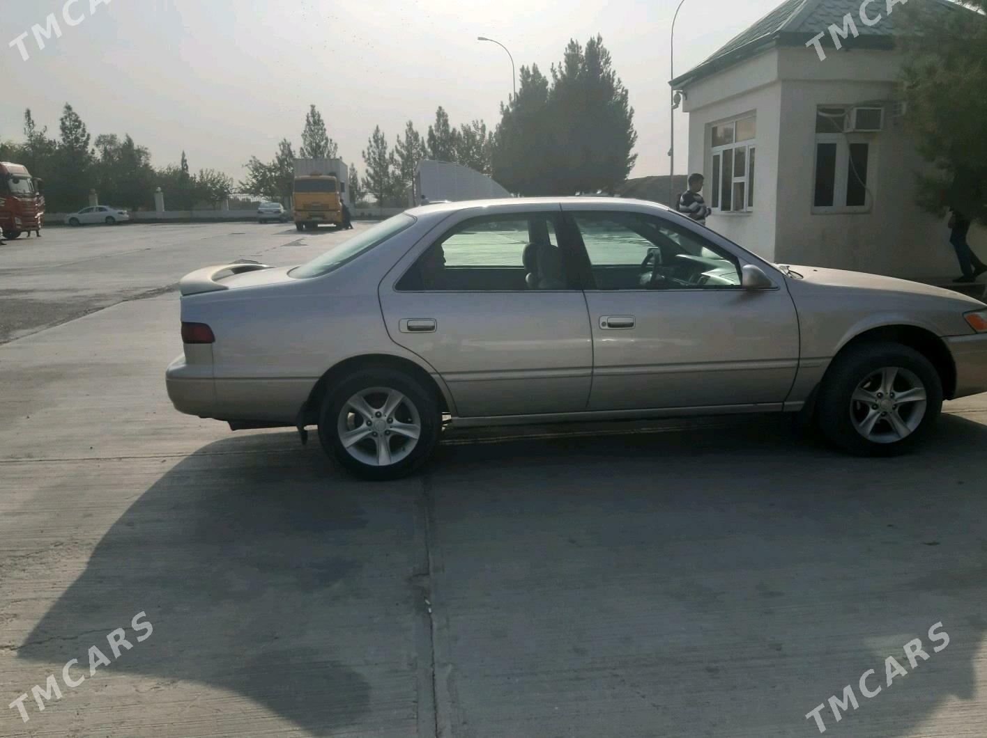 Toyota Camry 1998 - 140 000 TMT - Wekilbazar - img 1