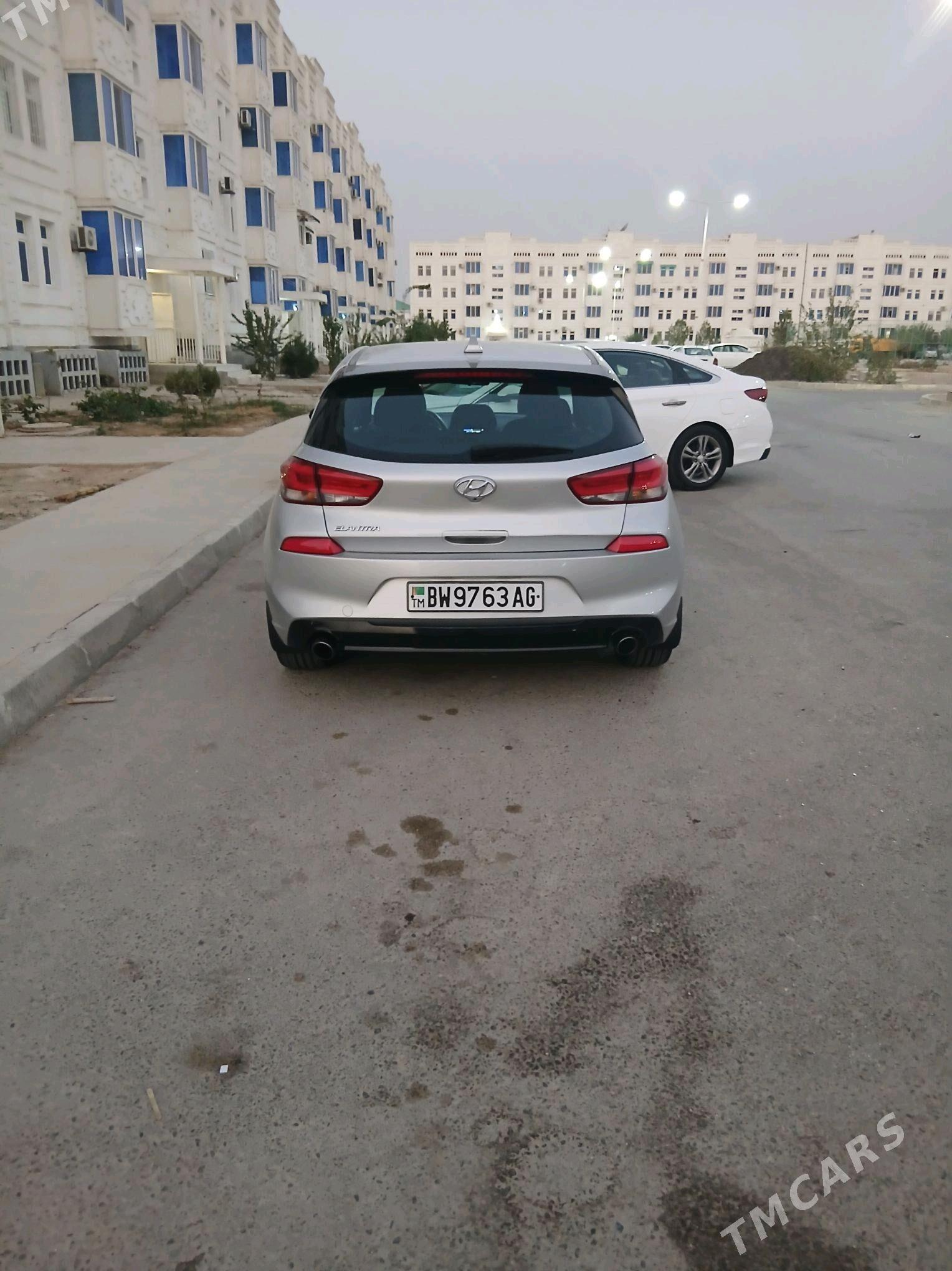 Hyundai Elantra GT 2017 - 215 000 TMT - Ашхабад - img 4