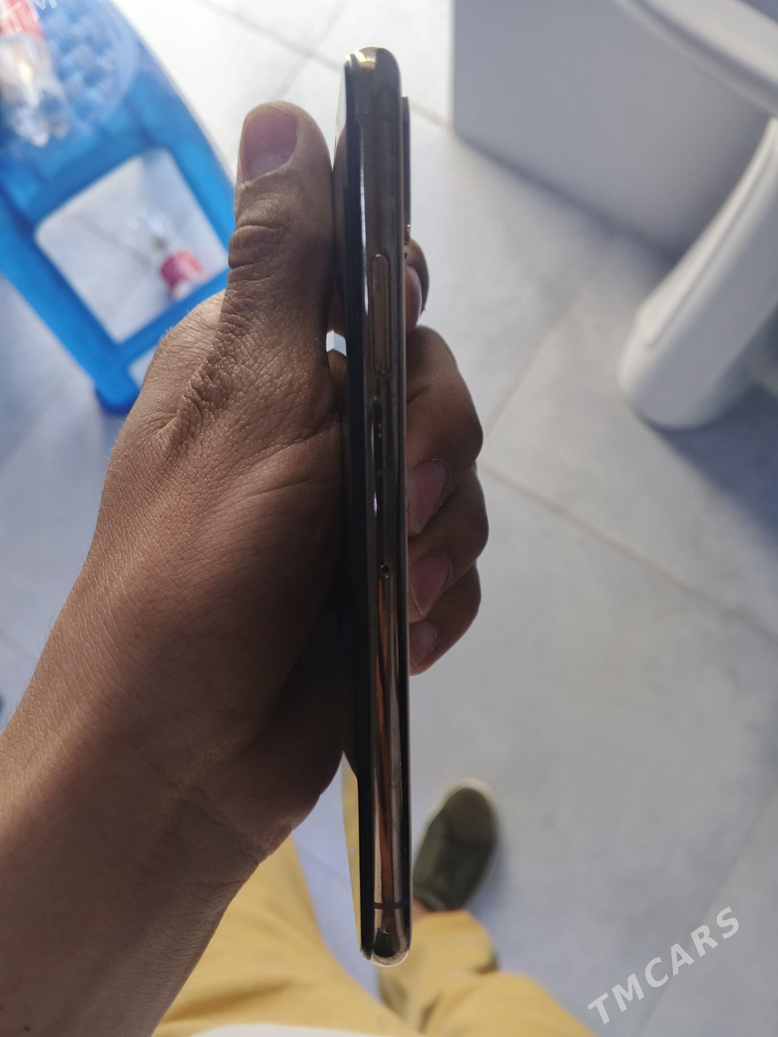 iphone xs ZAA - Mary - img 3