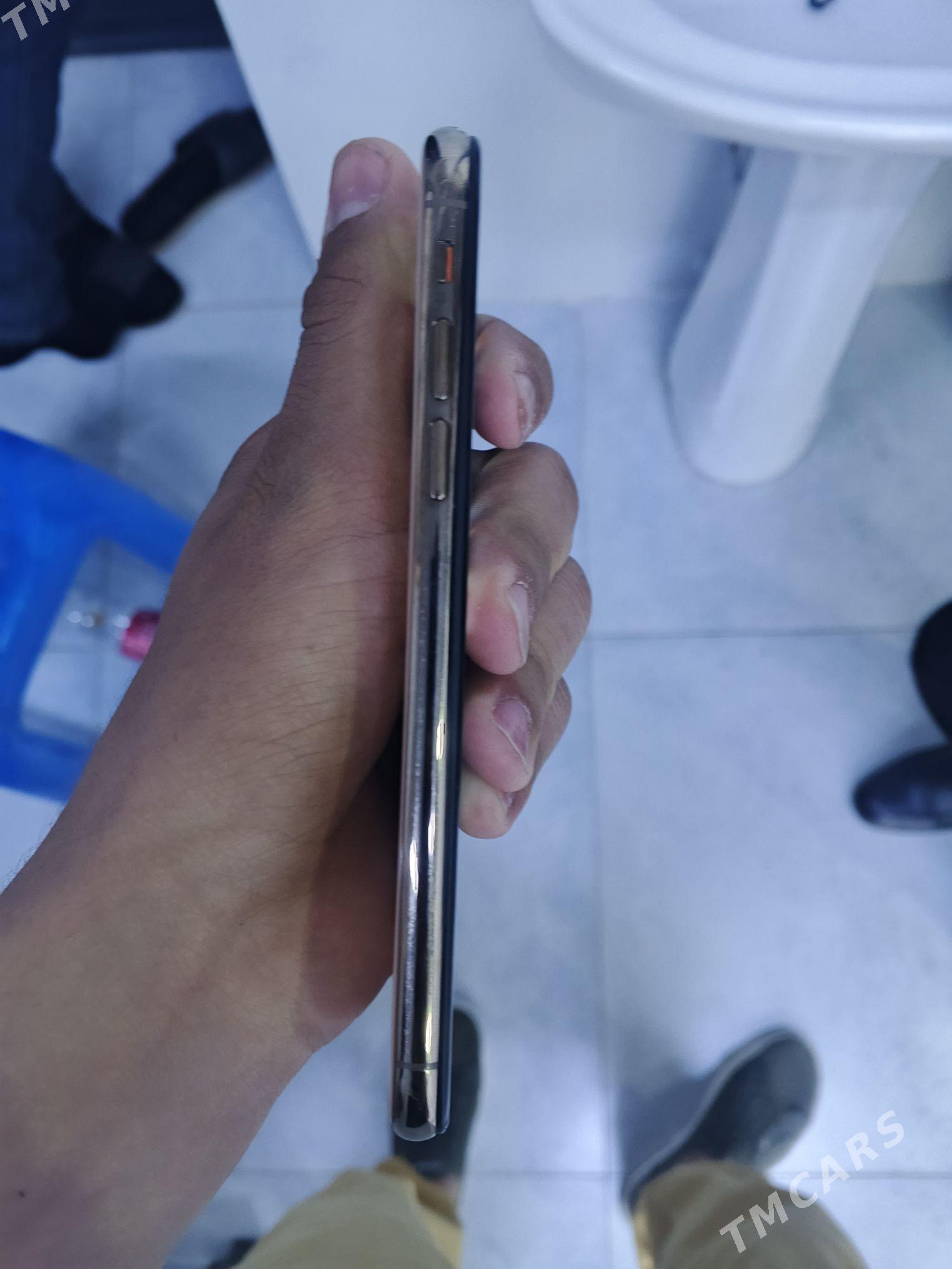 iphone xs ZAA - Mary - img 2