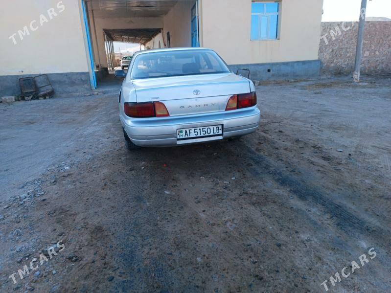 Toyota Camry 1995 - 60 000 TMT - Kerki - img 4