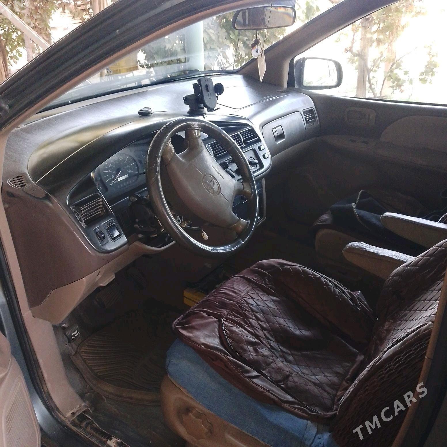 Toyota Sienna 1999 - 135 000 TMT - Sakar - img 1