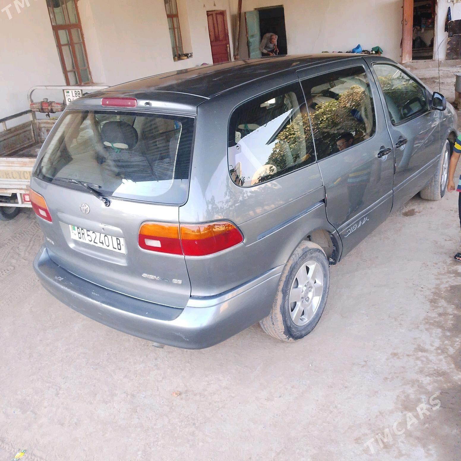 Toyota Sienna 1999 - 135 000 TMT - Sakar - img 4